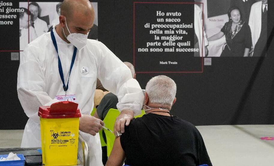 İtalya’da 50 yaş üzerine aşı zorunluluğu!
