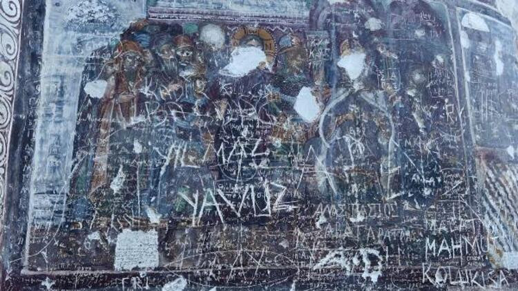 Sümela'da fresklere kazınan isimler için çalışma!