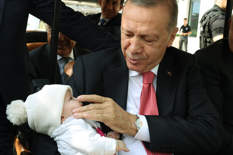Erdoğan'a Galataport'ta büyük ilgi