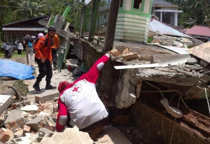 Endonezya'da deprem: Can kaybı artıyor!