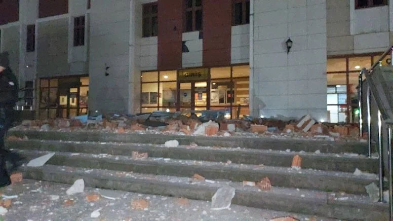 Düzce’deki deprem bütün dünyayı korkuttu: Tsunami uyarısı!