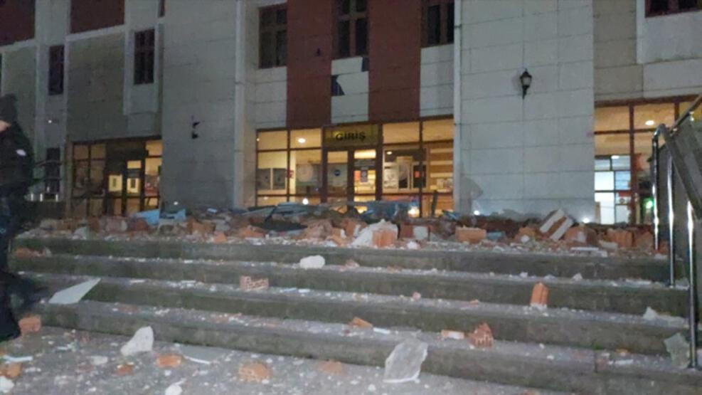 Düzde depremi sonrası spor camiasından geçmiş olsun mesajları yağdı