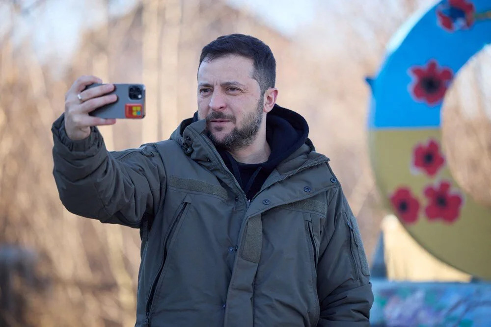 Zelenskiy ile rüyada selfie Rus blogger'a pahalıya mal oldu!
