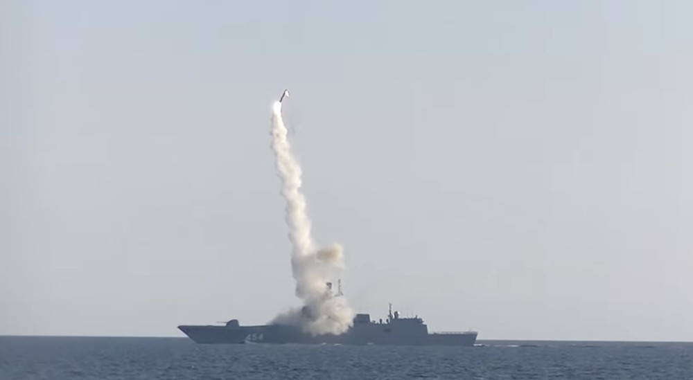 Putin tarih verdi: 'Rakipsiz' dediği füzeleri kullanacak!