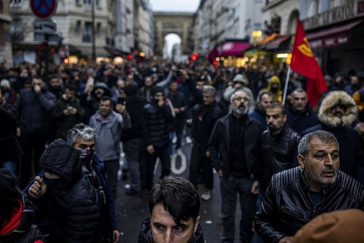 Paris'te ölenler PKK'lı çıktı