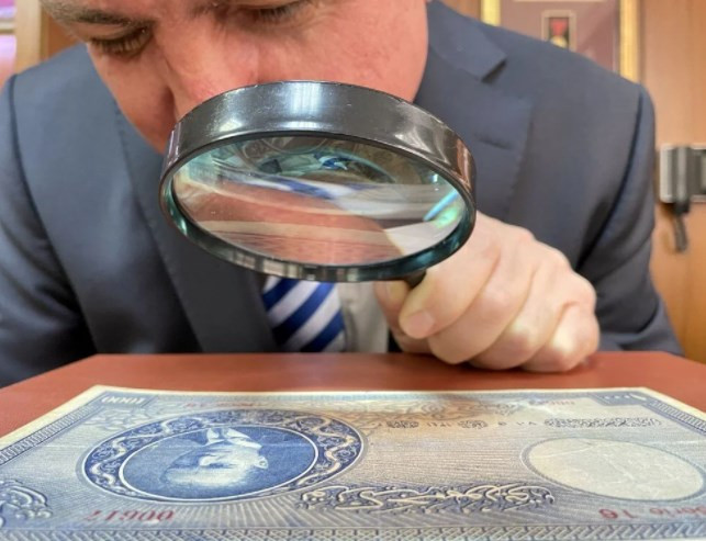 Türkiye'nin en değerli banknotu açık artırmaya çıkarıldı