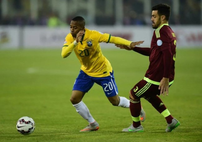 Brezilyalı futbolcu Robinho için 'yakalama emri' talebi 