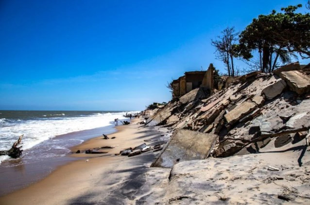 Brezilya'nın turizm cennetini Atafona’yı deniz yuttu