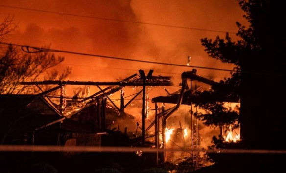 ABD'de dev yangın: 6 bin kişi tahliye edilecek