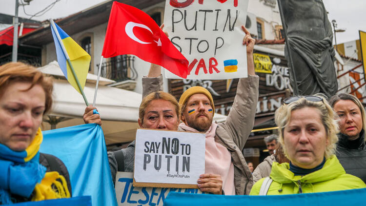 Yer: Antalya... Ukraynalılar gözyaşlarına boğuldu!