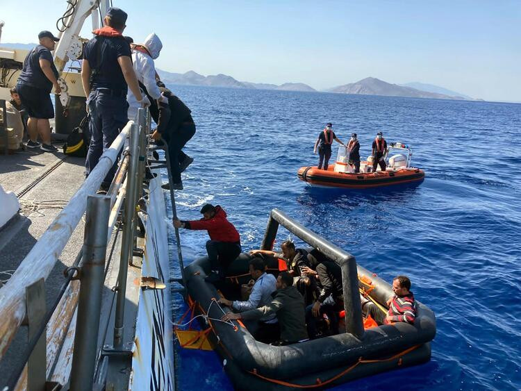 Yunanistan 15 bin 794 göçmeni ölüme itti