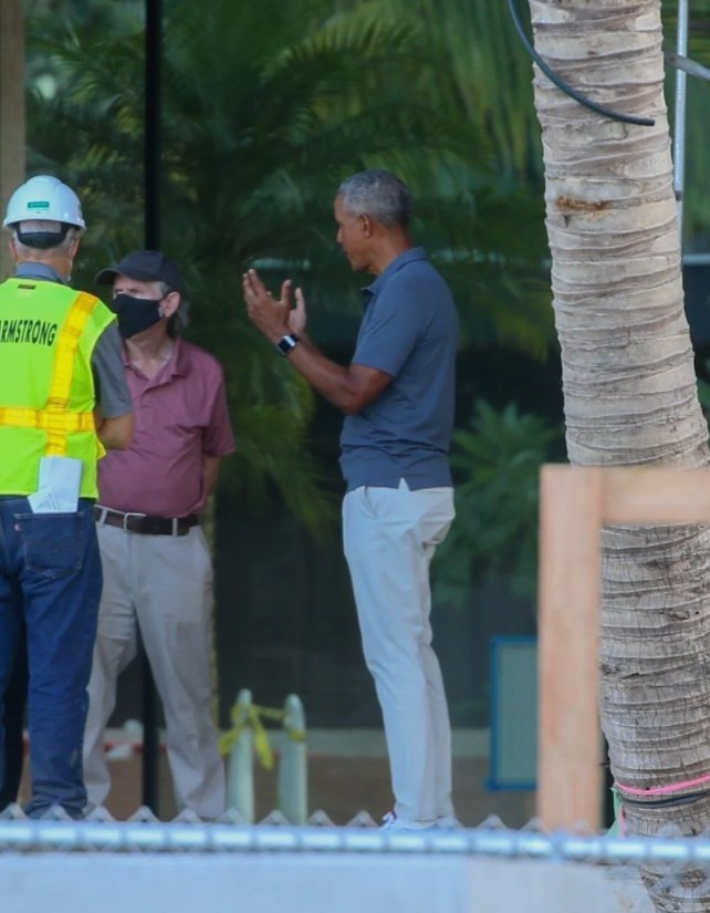 Obama, Hawaii'de okyanus kıyısındaki tartışmalı evinin inşaatını denetledi