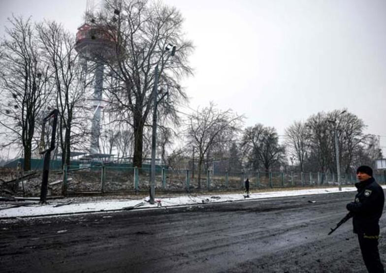 64 kilometrelik Rus konvoyu yolda: Kiev direnişe hazırlanıyor! 
