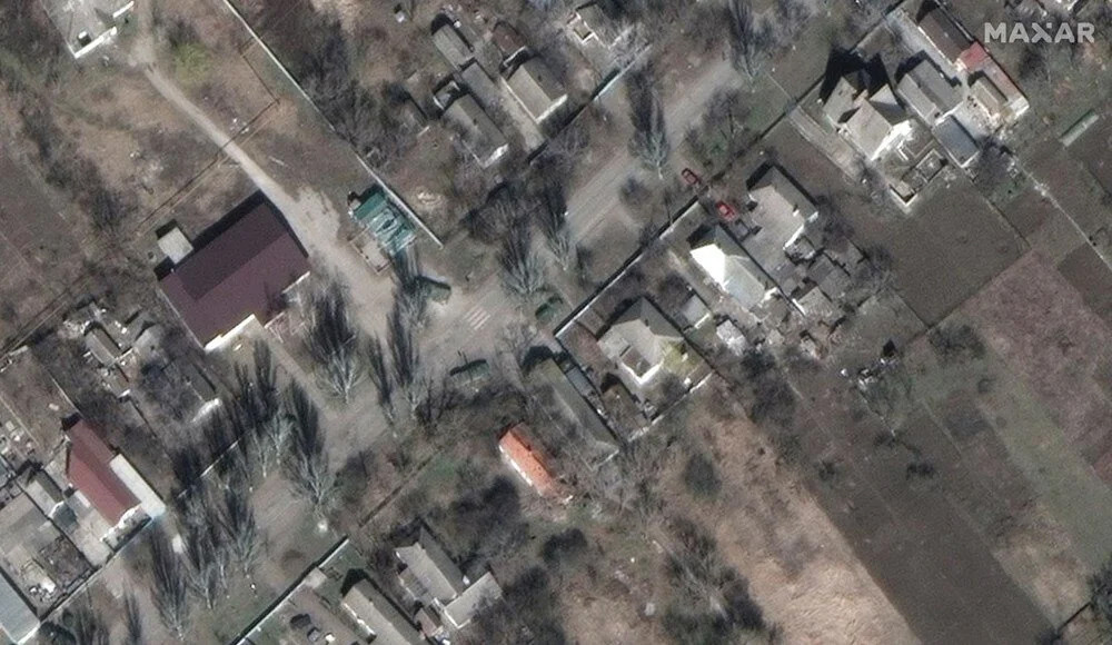 Uydu görüntüleri Mariupol'deki yıkımı gözler önüne serdi!