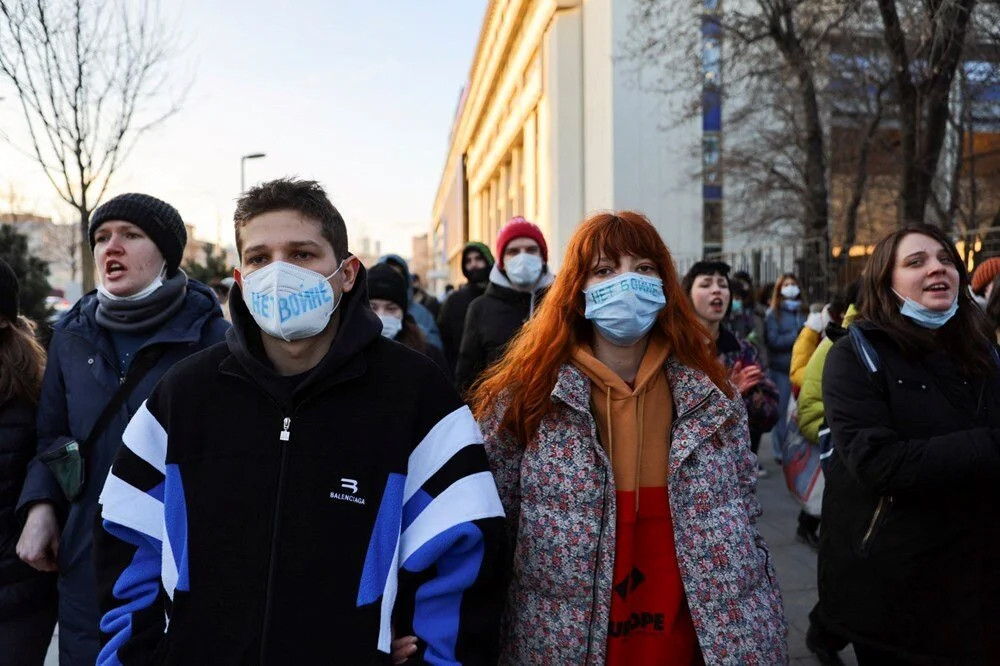 Savaş karşıtı protesto: Rusya'da 3 bin 500 kişiye gözaltı!