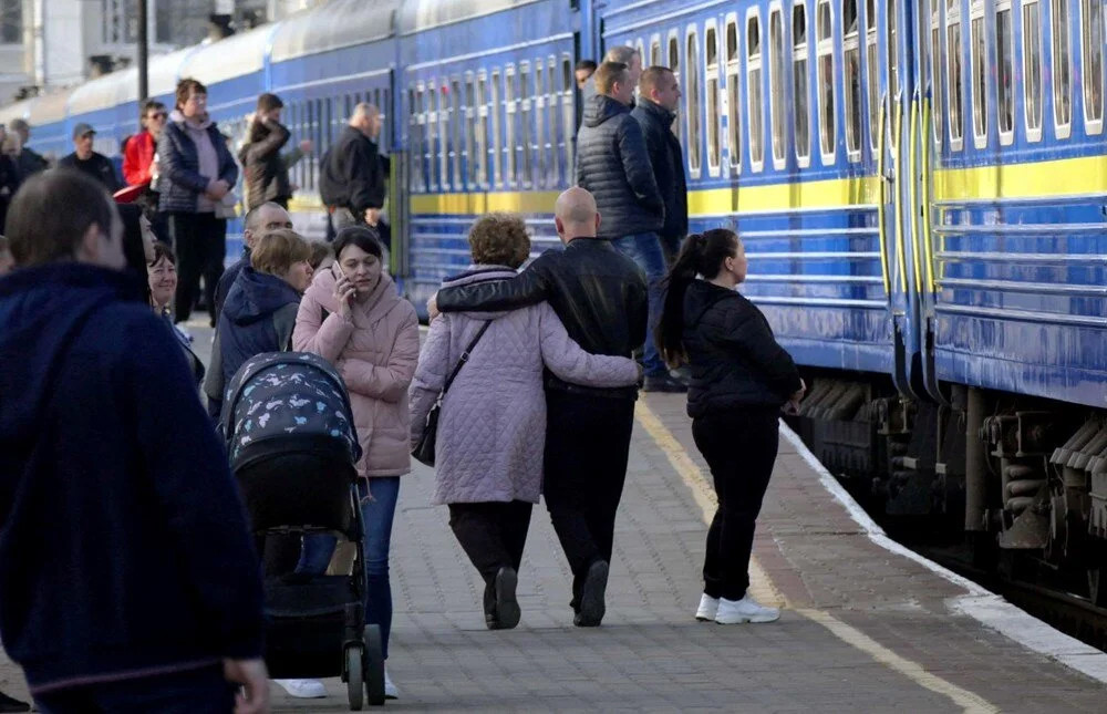 Tren istasyonuna akın ettiler: Odessa'dan kaçış!