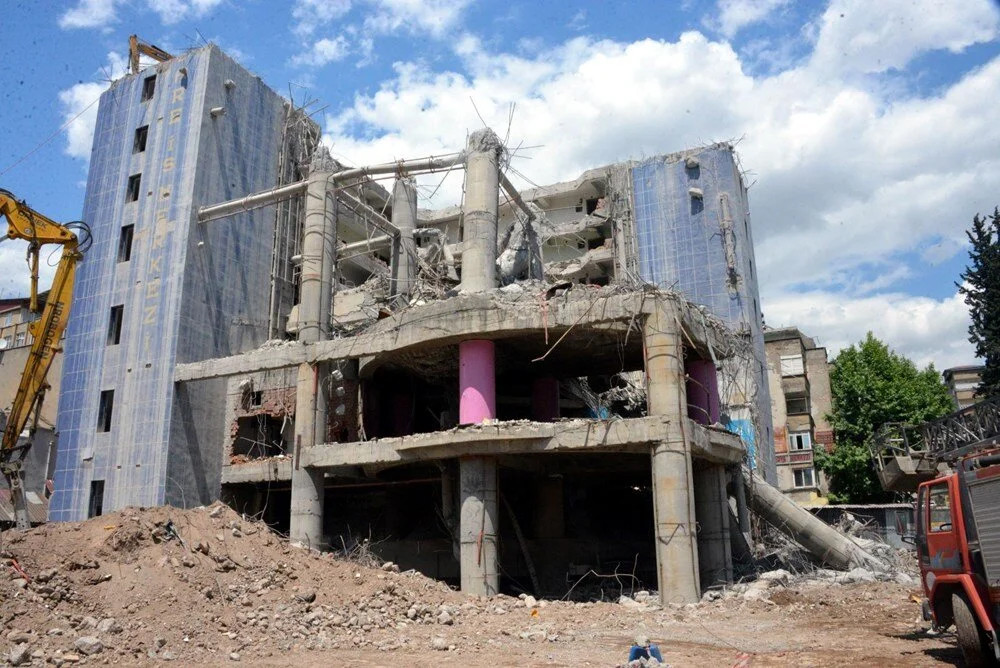 Dünyanın en saçma binası: Yüzde 70'i yıkıldı!