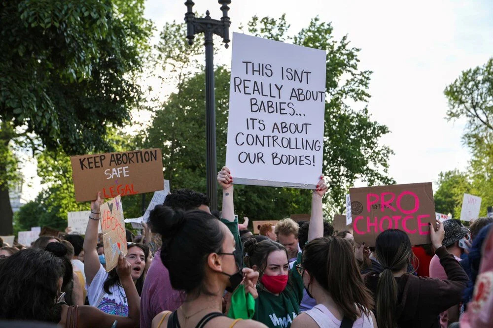 Binlerce kişi sokağa çıktı: ABD'de 'kürtaj' tartışması!
