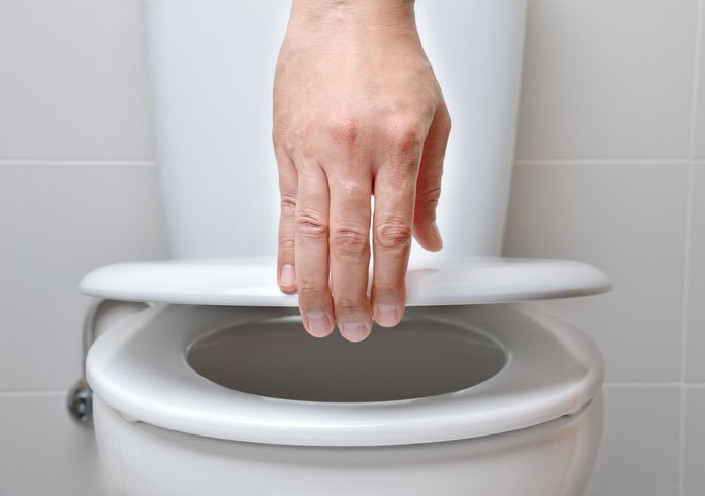 Alzheimer'ın ilk işareti tuvalette ortaya çıkabilir: Şaşırtıcı semptom!