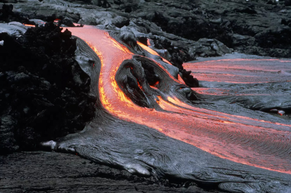 İzlanda'da volkan patlaması: Magma yeryüzüne çıktı