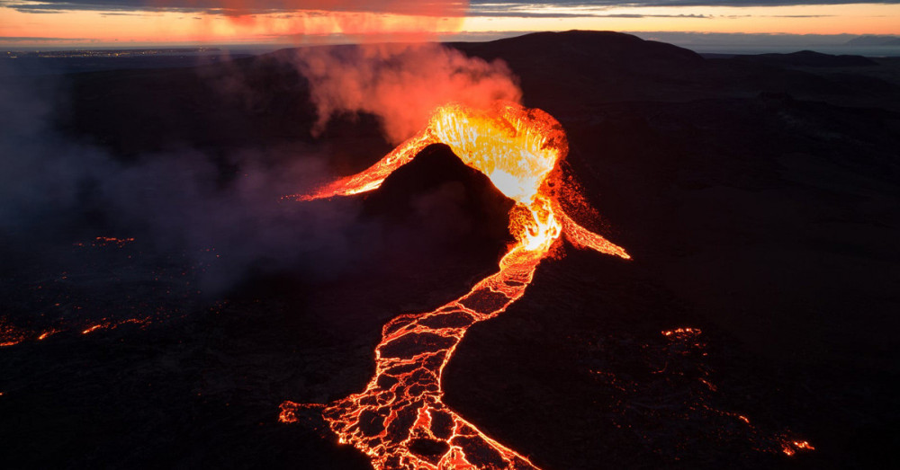 İzlanda'da volkan patlaması: Magma yeryüzüne çıktı