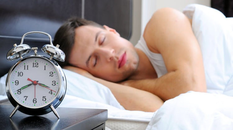 Uyku apnesi erkeklerde 3 kat daha fazla görülüyor