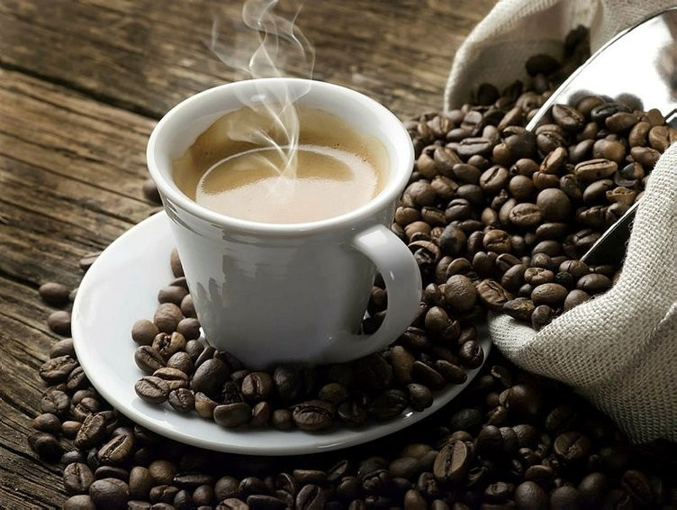 Sıcak kahve sevenlere kötü haber! Kansere yol açabilir
