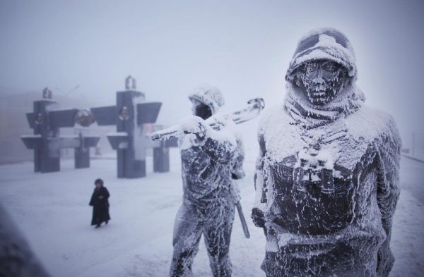Dünyanın en soğuk şehri: Termometreler eksi 50'yi gördü!