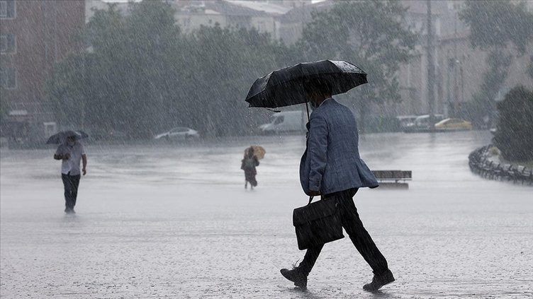 Uzman isim 'İstanbul' için saat verdi: Sağanak yağış geliyor!