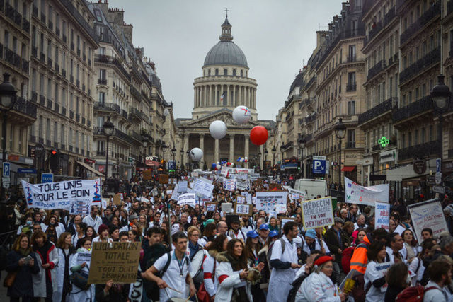 Fransa ve İngiltere'deki grev yeni yılda da devam ediyor!