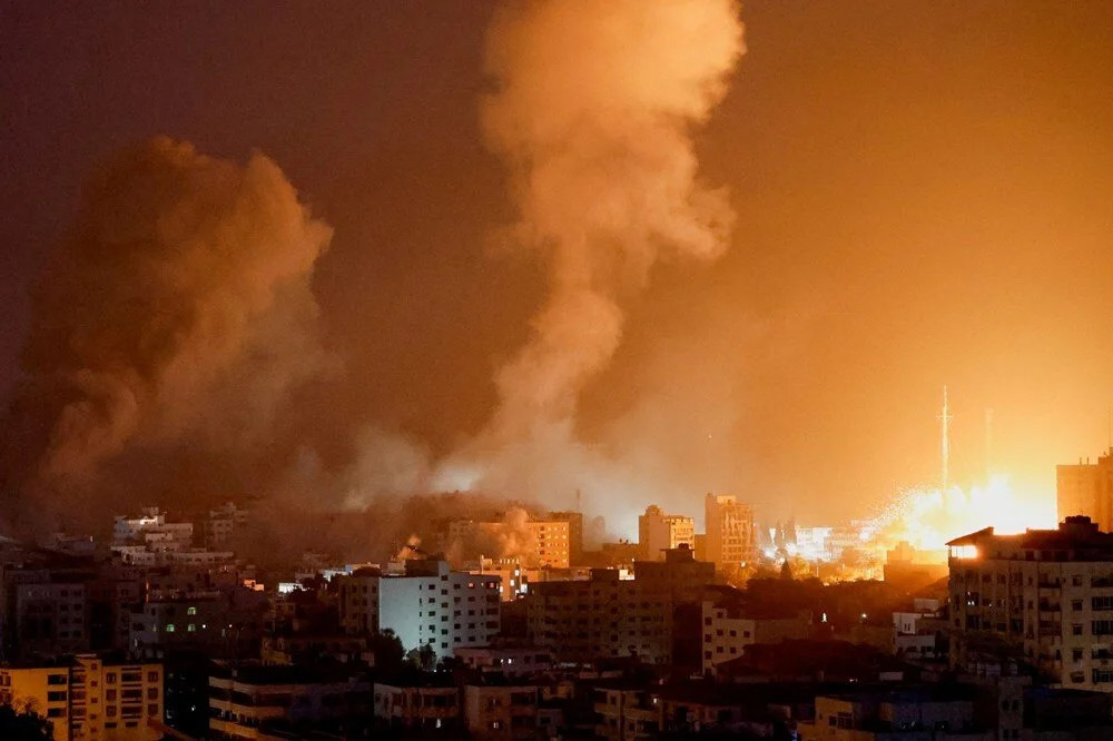 Çatışmalarda 4. gün: Gazze'de tam abluka ilan edildi!