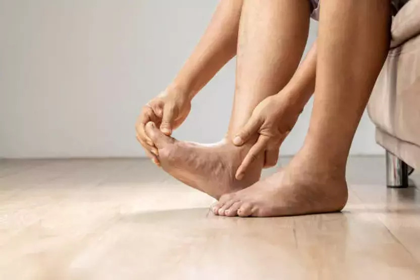 Ayaklarınızdaki değişikliklere dikkat: Ciddi rahatsızlıkların habercisi olabilir!