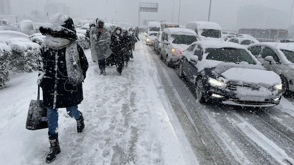 İstanbul'da kış bastırdı: Kar tekrar geliyor!