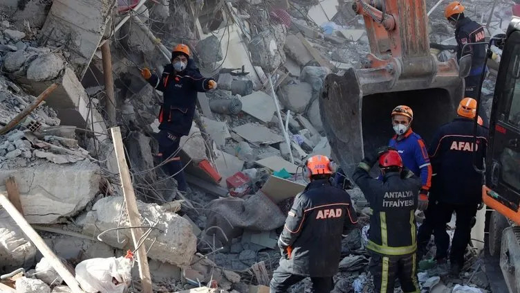 Japon deprem uzmanı tarih verdi: İstanbul, İzmir ve Doğu Anadolu'ya dikkat!