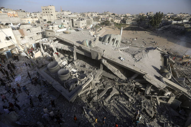 Gazze'de can kaybı 11 bine yaklaştı: İnsani ara mümkün mü?