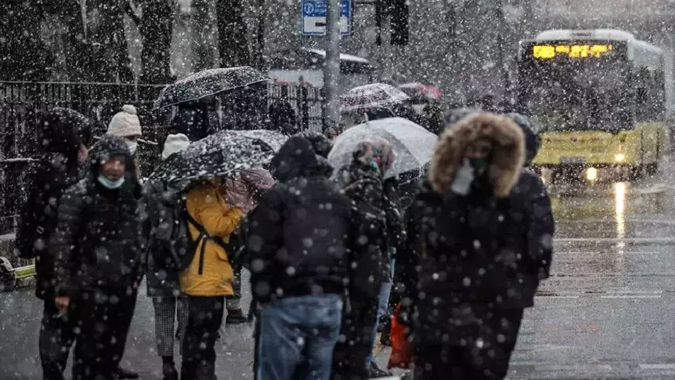 Balkanlar'dan İstanbul'a yaklaşıyor! Kar geliyor...