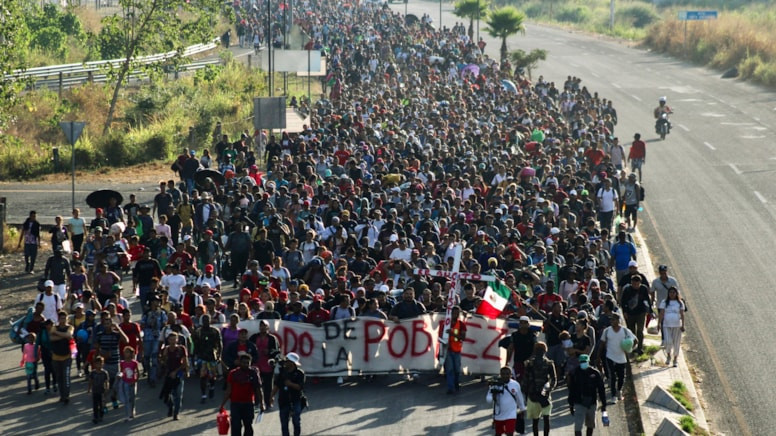 Göçmen alarmı: Binlerce kişi ABD'ye doğru yürüyor!