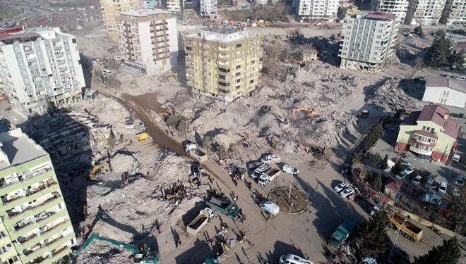 Depremin en acı simgesi Ebrar Sitesi: Can kaybı 250'yi geçti!