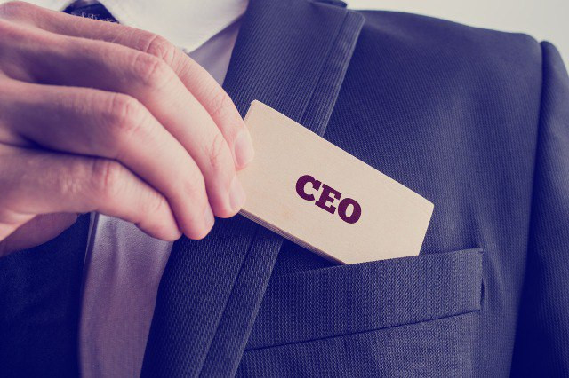 Ünlü CEO’lar kendi maaşlarında kesintiye gitti