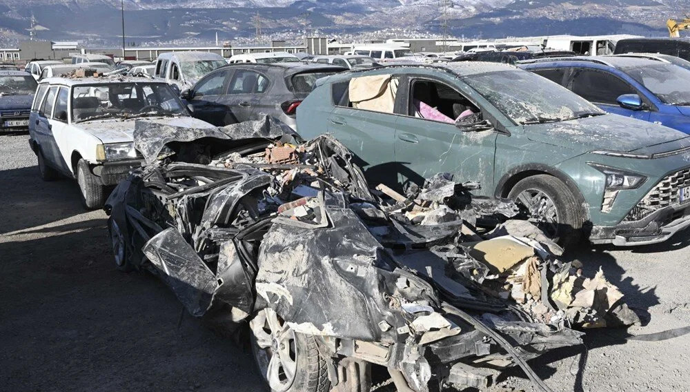 Binlerce araç enkaz altında: Kasko hasarı karşılıyor mu?