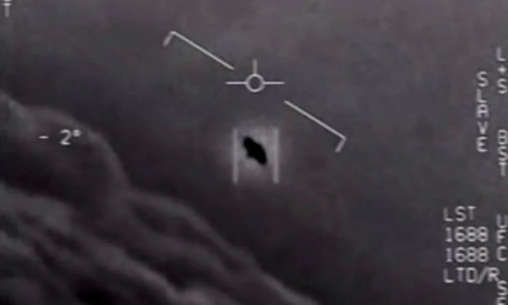Rusya'da UFO görüldü: Savaş uçakları havalandı!