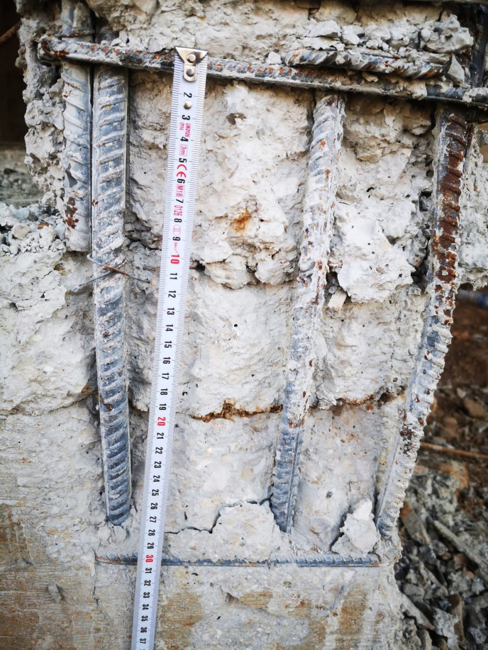 Korkutan rapor: Yıkılan binalarda beton kalitesi limitlerin çok altında!