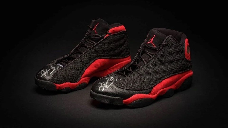 Michael Jordan'ın ayakkabısı rekor fiyata satıldı