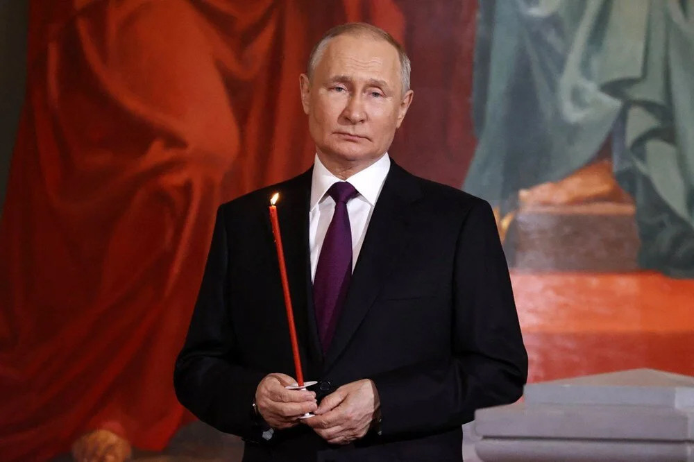 Boynundaki iz dedikoduları tekrar alevlendirdi: Putin kanser mi oldu?