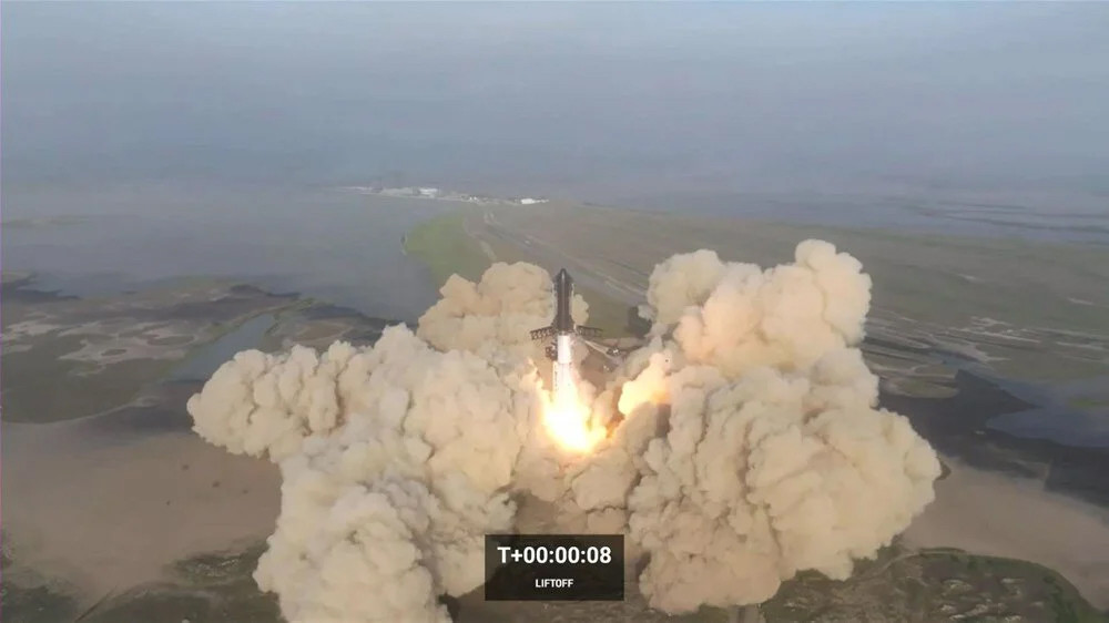 'Tarihin en güçlü roketi' Starship fırlatma sonrası patladı!