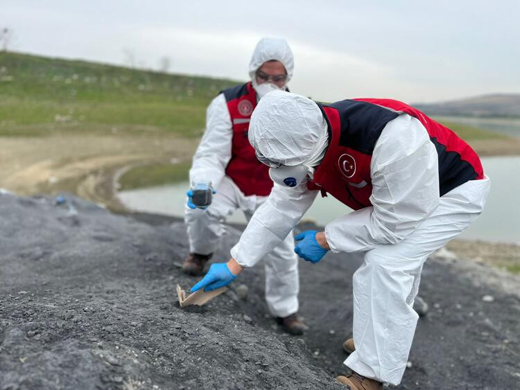 Bakanlık inceleme yaptı: Arnavutköy'de kimyasal atık baraja karıştı!