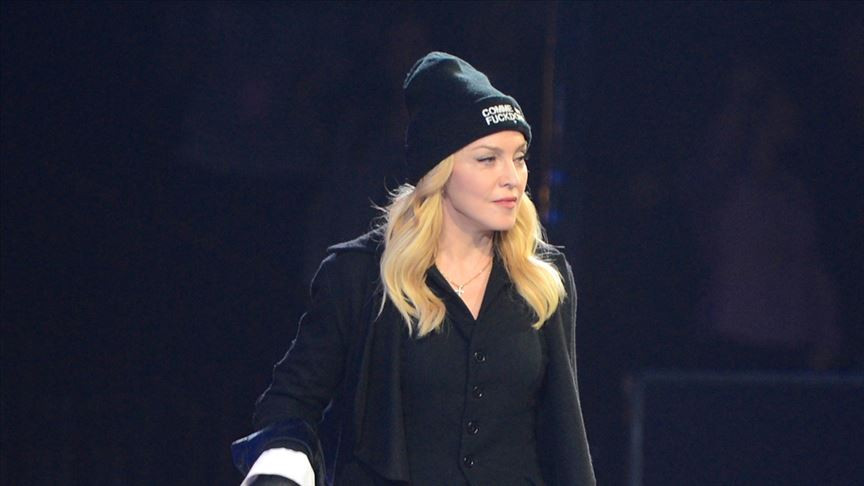 Dünyaca ünlü şarkıcı Madonna yoğun bakıma kaldırıldı