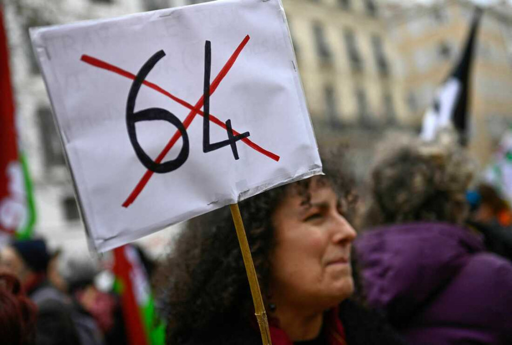 Fransa, yarınki kitlesel protestolara karşı harekete geçti!