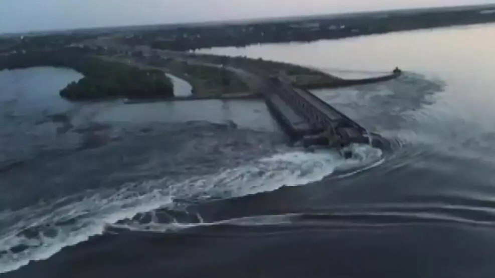 Rus kontrolündeki baraj vuruldu: Zelenskiy'den acil toplantı kararı!
