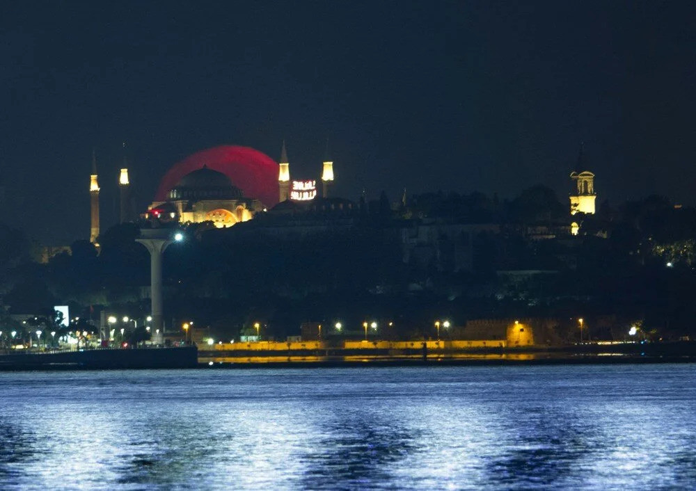 İstanbul'dan eşsiz dolunay görüntüleri